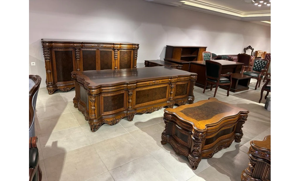 Maybach Manager Desk