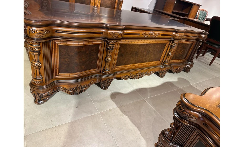 Maybach Manager Desk