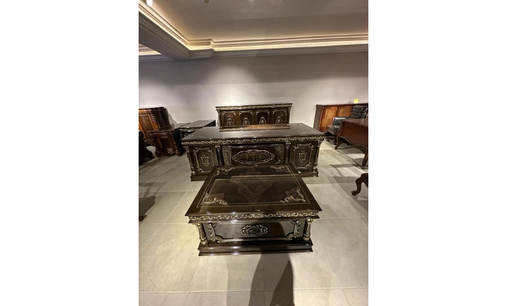 Lacquer paint walnut office desk