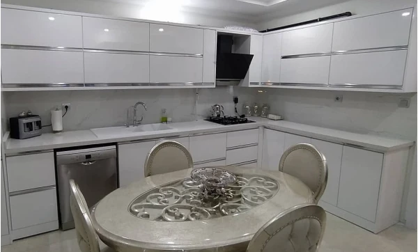 L Shaped Luxury Kitchen Cabinet