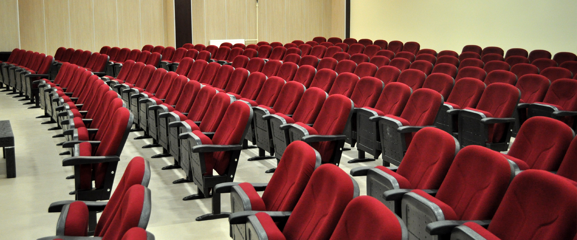 What Is Traditional Seating in an Auditorium?